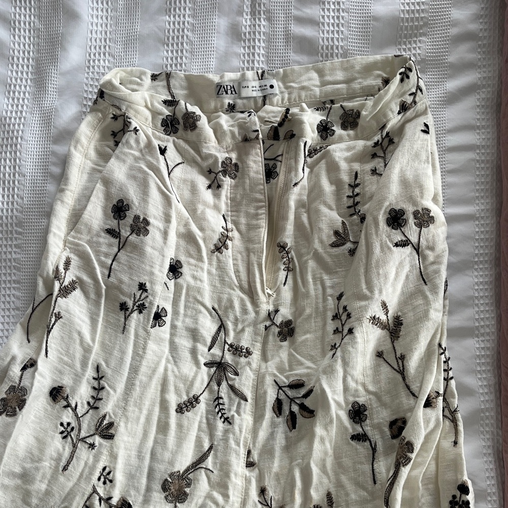 Zara Floral Embroidered maxi skirt